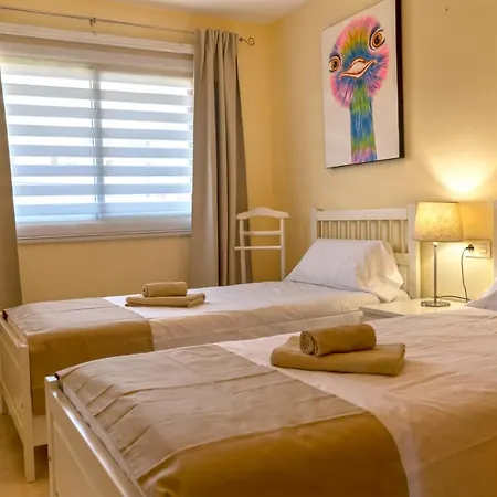 Apartment La Perla With Pool *