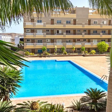 La Perla With Pool Apartment